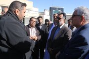 ببینید | بازدید مدیرکل راهداری و حمل ونقل جاده ای سیستان و بلوچستان از پایانه های بار و مسافر شهرستان زاهدان و عرض تبریک ، خدا قوت و اهدا شاخه گل به رانندگان به مناسبت هفته حمل ونقل ، رانندگان راهداری‌