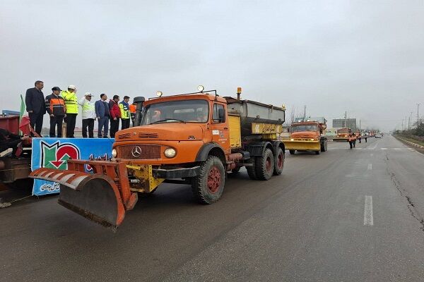 اعزام ۸۰ اکیپ راهداری به محورهای مواصلاتی برفگیر استان اردبیل اعزام