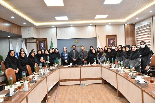 تجلیل مدیرکل راه و شهرسازی استان سمنان از بانوان شاغل اداره کل  آیین تجلیل مدیرکل راه و شهرسازی استان سمنان