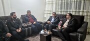 ببینیدl دیدار مدیرکل راه و شهرسازی خوزستان با خانواده های جانباختگان حادثه واژگونی اتوبوس حامل سربازان