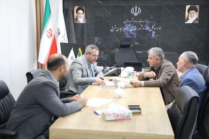برگزاری ملاقات مردمی سرپرست اداره کل راه و شهرسازی آذربایجانغربی