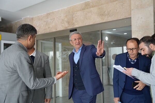 تاکید معاون شرکت فرودگاهها بر اتمام پروژه محوطهسازی فرودگاه اهواز تا ۲۰ دی باریکانی