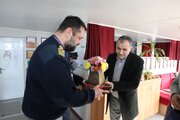 ببینید| تبريک سال نو ميلادی به فرماندهان و خدمه کشتیهای خارجی مستقر در اسکلههای بنادر امیرآباد و امام خمینی
