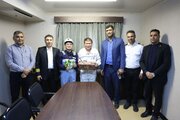 ببینید| تبريک سال نو ميلادی به فرماندهان و خدمه کشتیهای خارجی مستقر در اسکلههای بنادر امیرآباد و امام خمینی