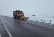 ببینید| تلاش راهداران خراسان جنوبی در بازگشایی و برف روبی محورهای مواصلاتی استان