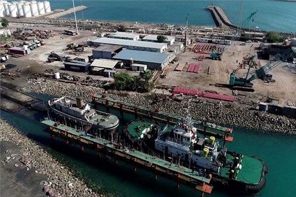 نصب ۵  فروند اسکله آلومینیومی شناور در مبادی گردشگری دریایی قشم بندر شهید رجایی