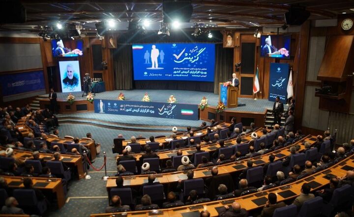 وزارت راه و شهرسازی رتبه برتر اولین جشنواره تولیدات رسانهای گزینش کشور را کسب کرد ع