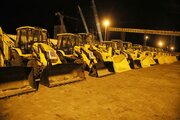 ببینید | واردات ۵۰ دستگاه ماشینآلات سنگین راهداری در بندر چابهار با حضور وزیر راه و شهرسازی