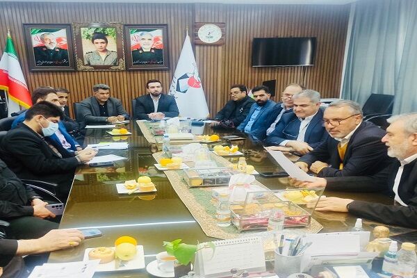 نشست معاون وزیر راه و شهرسازی با مدیرکل بنیاد شهید استان فارس درباره تأمین مسکن خانوادههای شهدا و ایثارگران استان سفر دکتر نبیان