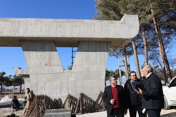 ۹۰ میلیارد تومان به پروژه تقاطع غیر همسطح مجن اختصاص یافت  امیر عمیدی مدیر کل راه و شهرسازی شرق استان سمنان (شاهرود)