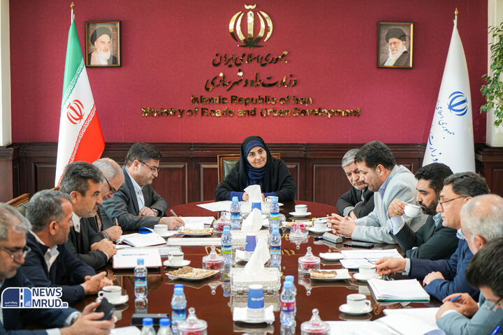 تسریع در اجرای پروژههای راه و مسکن چهارمحال و بختیاری با پیگیری مجمع نمایندگان و وزیر راه و شهرسازی  ببینید | دیدار مجمع نمایندگان مجلس شورای اسلامی استان چهارمحال و بختیاری با وزیر راه و شهرسازی