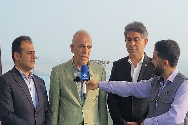توسعه بندر بوشهر نیازمند ایجاد پشتوانه و احداث بندر خشک است/ افزایش ظرفیت تخلیه و بارگیری مجتمع بندری بوشهر به ۱۵ میلیون تن با تکمیل طرحهای توسعه بندر نگین ع