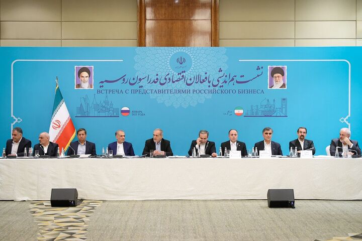 مصمم به گسترش همکاریها در کریدورهای شمال-جنوب و غرب-شرق و مسیرهای دریایی و بنادر هستیم ع