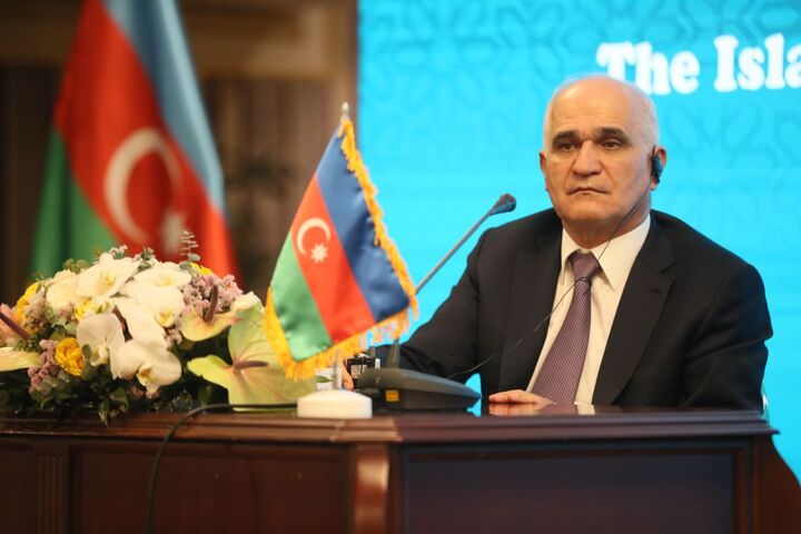 شانزدهمین اجلاس کمیسیون مشترک اقتصادی ایران و آذربایجان ثمرات بسیاری برای مردم دو کشور دارد ببینید | مراسم امضای تفاهمنامه همکاری راهآهن ایران و جمهوری آذربایجان درخصوص پایانه ریلی آستارا همزمان با برگزاری شانزدهمین اجلاس کمیسیون مشترک اقتصادی دو کشور