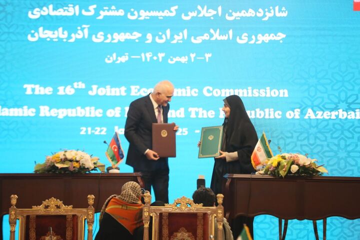 امضای تفاهمنامه جامع شانزدهمین اجلاس کمیسیون مشترک اقتصادی ایران و آذربایجان ببینید | مراسم امضای تفاهمنامه همکاری راهآهن ایران و جمهوری آذربایجان درخصوص پایانه ریلی آستارا همزمان با برگزاری شانزدهمین اجلاس کمیسیون مشترک اقتصادی دو کشور