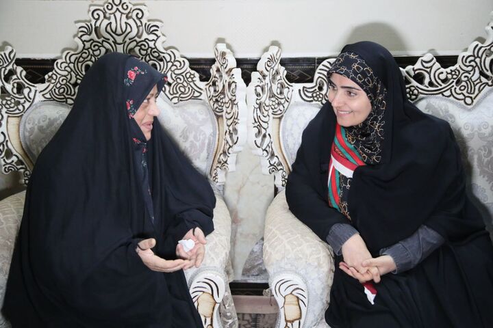 همسر شهید رابحی: بابت شهادت شوهرم از دولت چیزی نمیخواهم/ فرزانه صادق: مسکن ایثارگران در خوزستان را پیگیری میکنم  دیدار خانواده شهید