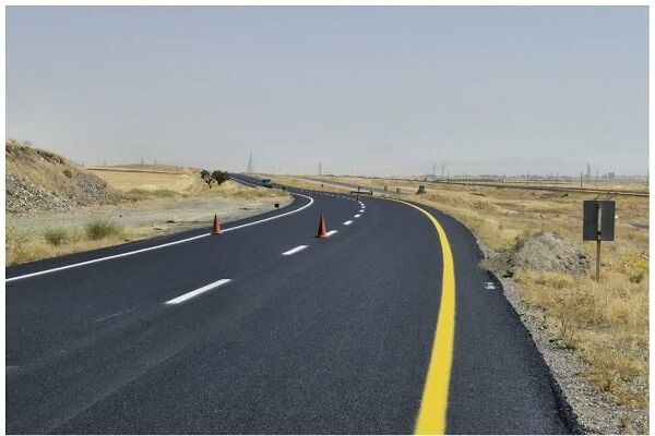 ایمنی راهها و رفع نقاط حادثهخیز در اولویت اداره راهداری شهرستان ازنا در لرستان ایمن سازی