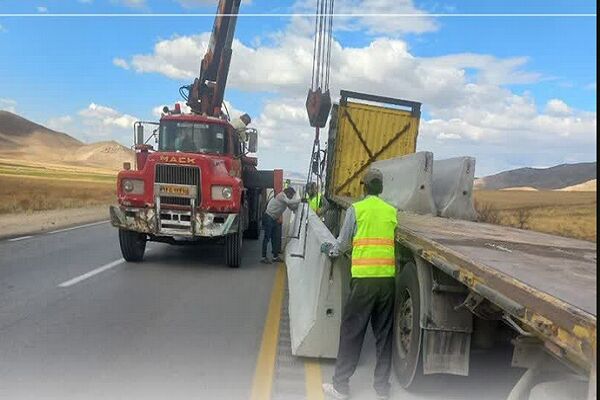 ۳۹ کیلومتر حفاظ بتنی مفصلی جدید در محورهای شریانی آذربایجان غربی نصب شد 1.png