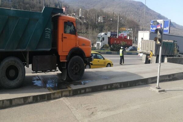 شناسایی و کشف 1100 تخلف اضافه تناژ در جادههای مازندران  مازندران