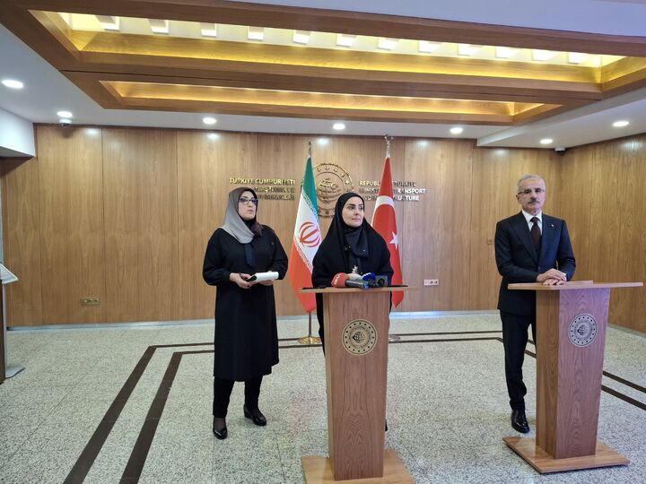 آغاز فروش بلیت قطار مسافربری تهران-وان از ۲۰ فوریه/ افزایش ظرفیت حمل ریلی میان دو کشور به یک میلیون تن کنفرانس