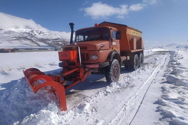 ویدیو| عملیات برفروبی محورهای شهرستان بروجن برفروبی