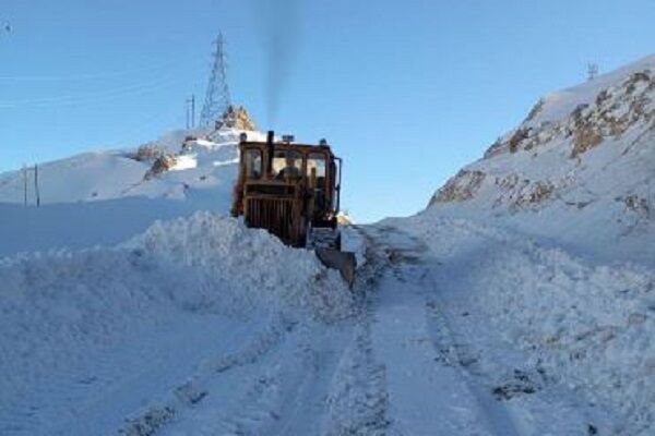 ویدیو| بازگشایی مسیر ارتفاعات شهرستان فارسان در استان چهارمحال و بختیاری برای حل مشکل قطعی تلویزیون گردنه برفگیر «کِلوسه» فریدونشهر بازگشایی شد