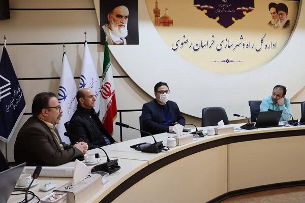 بررسی قابلیتهای سامانه خونه یاب و نرمافزار تعیین اجارهبها با حضور مدیرکل راه و شهرسازی خراسان رضوی اداره کل راه و شهرسازی خراسان رضوی