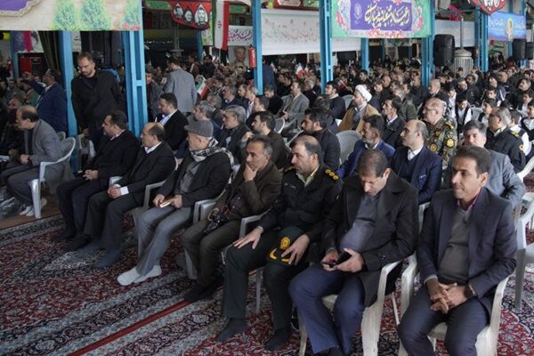 عطرافشانی و گلباران گلستان شهدای اصفهان در چهل و ششمین بهار انقلاب مراسم