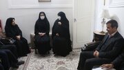 ببینید| دیدار سرپرست اداره کل راه و شهرسازی استان سیستان و بلوچستان از خانواده معظم شهدا همزمان با  دهه فجر
