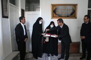 ببینید| دیدار سرپرست اداره کل راه و شهرسازی استان سیستان و بلوچستان از خانواده معظم شهدا همزمان با  دهه فجر