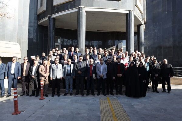 تکریم خانواده شهدا و ایثارگران در همایش طرح سپاس استان البرز تکریم خانواده شهدا و ایثارگران در همایش طرح سپاس استان البرز