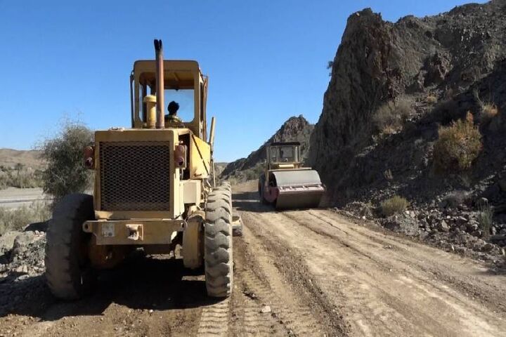 انجام بیش از ۲۰۰ کیلومتر عملیات شانه سازی درراههای  شهرستان نمین ببینید| بازدید مدیرکل راهداری و حمل و نقل جاده ای جنوب سیستان و بلوچستان از عملیات زیرسازی و آسفالت راه روستایی مهنت _ کهیری