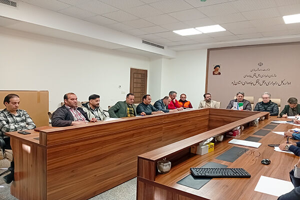 سومین نشست آموزشی تقویت شبکه استانی کنترل و نظارت ناوگان حملونقل عمومی در استان یزد جلسه آموزش رابطین حمل و نقل یزد