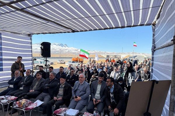 ویدیو| افتتاحی متفاوت/ افتتاح تقاطع غیر همسطح هفشجان به دستان مادر یک شهید مدافع حرم هفشجان