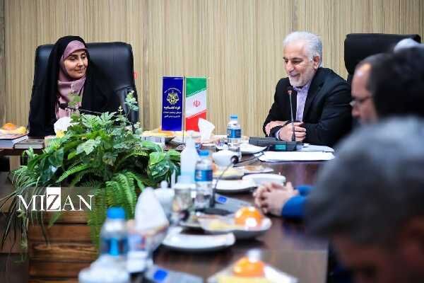 بازدید وزیر راه و شهرسازی از کانون اصلاح و تربیت استان تهران به مناسبت دهه مبارک فجر بازدید زندان