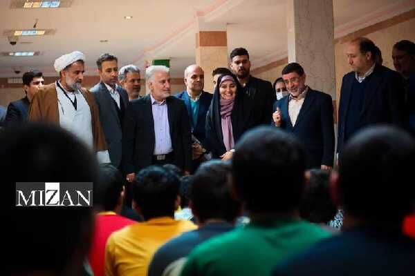 ویدیو| همراه مردم (تعهد اجتماعی) بازدید وزیر راه و شهر سازی از کانون اصلاح و تربیت بازدیذ