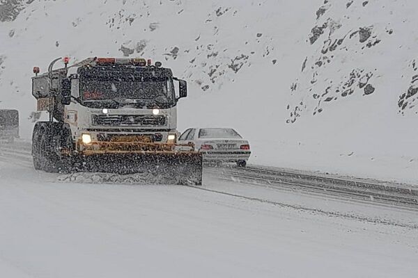 ویدئو| عملیات راهداری زمستانی در سطح محور ارتباطی ساری به سمنان توسط راهداران استان مازندران  مازندران 2