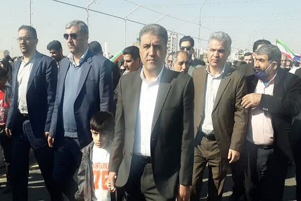 ببینید| حضور پرشور مدیران و کارکنان اداره کل راه و شهرسازی خوزستان در راهپیمایی ۲۲ بهمن‌ماه