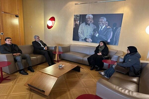 وزیر راه و شهرسازی برای حضور در نشستهای بینالمللی حملونقل به ژنو سفر کرد U