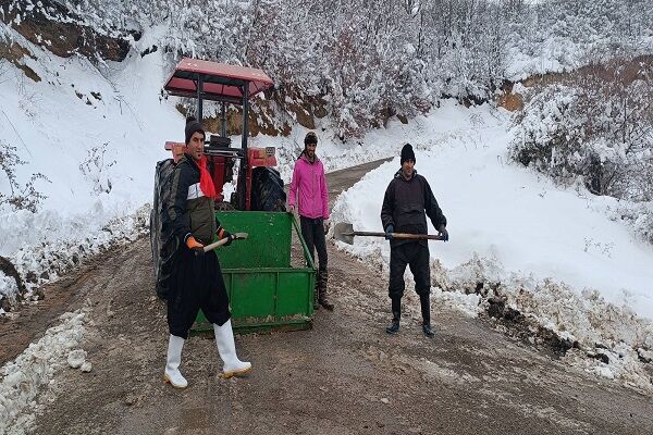 ببینید| برف و راهداران گلستان (۱)