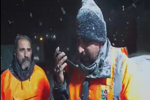 ویدیو| قدردانی استاندار مازندران از راهداران محور سوادکوه در ارتباط تلفنی مازندران