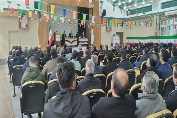 نشست صمیمانه سرپرست اداره کل راه و شهرسازی گیلان با همکاران این اداره کل گیلان