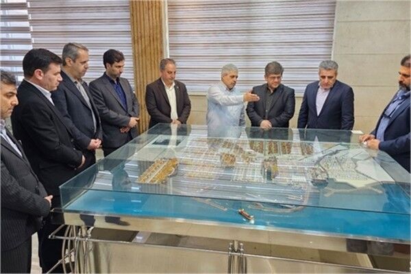 وضعیت تـرانزیت ریلـی از بنـدر شهیـد رجـایی متحول میشـود/ تعـداد واگنها بـرای جابهجایی کالا به ۲۰۰واگن در روز افـزایش مییابد جبار
