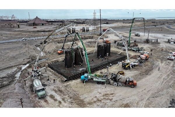 ثبت رکورد بیشترین حجم بتنریزی روزانه در هرمزگان 2400 هکتاری