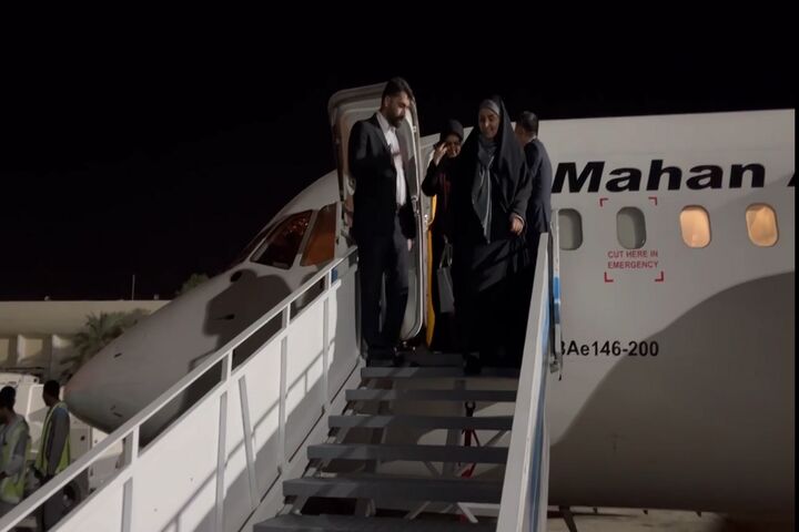 وزیر راه و شهرسازی وارد چابهار شد صادق هواپیما شب
