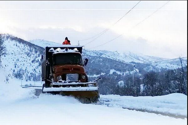 برفروبی بیش از ۴۰۰۰ کیلومتر از محورهای مواصلاتی آذربایجان غربی  15.png