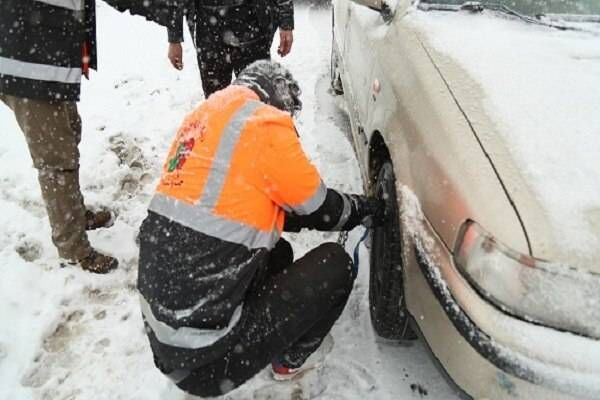 تجهیزات و امکانات ایمنی از جمله زنجیر چرخ برای تردد در جادههای مازندران ضروری است مازندران