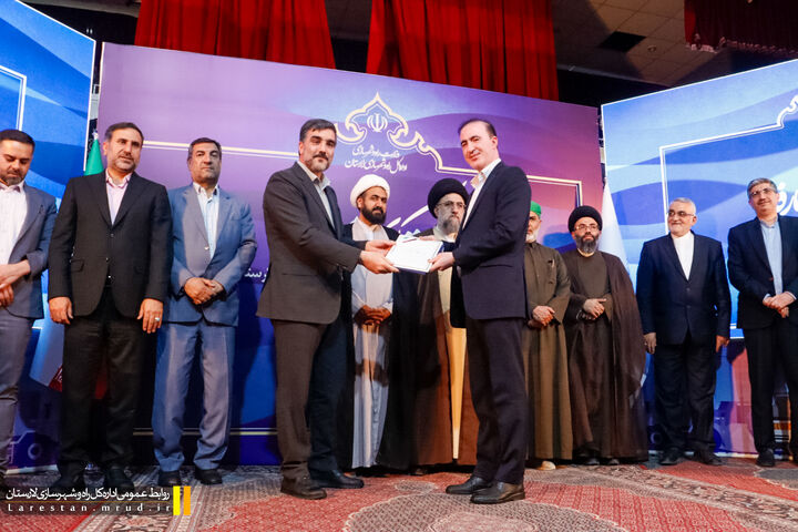 ویدیو| آیین تکریم و معارفه مدیرکل راه و شهرسازی لارستان مراسم تکریم حسن شبانی و معارفه سجاد میرزایی