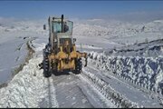 گزارش تصویری -تلاش های راهداران اداره راهداری و حمل و نقل جاده ای آذربایجان غربی در برف روبی محورهای مواصلاتی