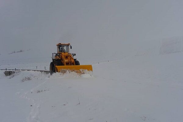 ویدئو| برف روبی و شن و نمک پاشی در شهرستان رامیان استان گلستان گلستان-برف